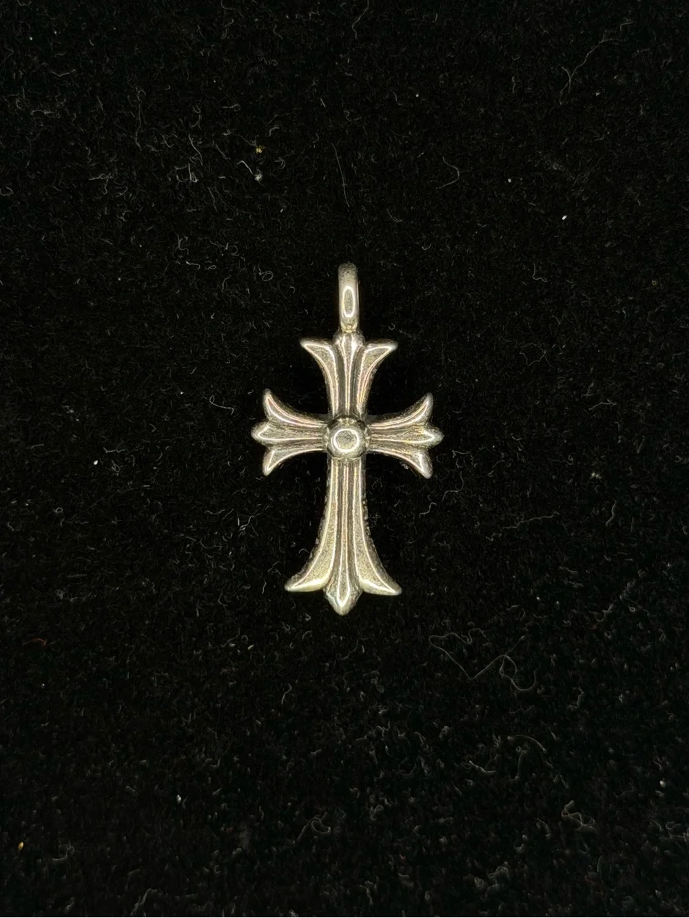 Chrome Hearts Classic Floral Cross Diamond Studded Unisex Pendant